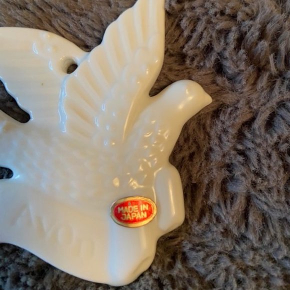 2/$40 Avon  Vintage 1982 Christmas Ornament Peace Dove - Picture 3 of 5